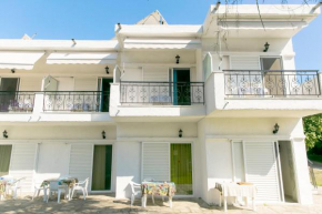  Villa Bianca Studios  Кассандра